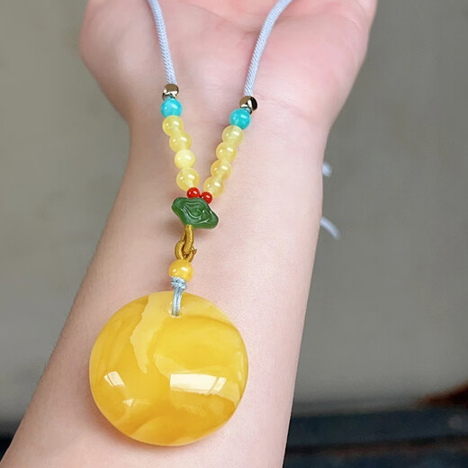 Layun Feiyin high-end Russian beeswax pendant, natural raw ore, unoptimized raw stone, full product clavicle chain, orphan collection grade, demon flower beeswax 36*18mm, about 15.5 grams