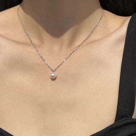 Simple single strong-gloss Shijia pearl sterling silver necklace, light luxury and high-end clavicle chain. Classic white Shijia pearl necklace. One piece. S925 sterling silver.