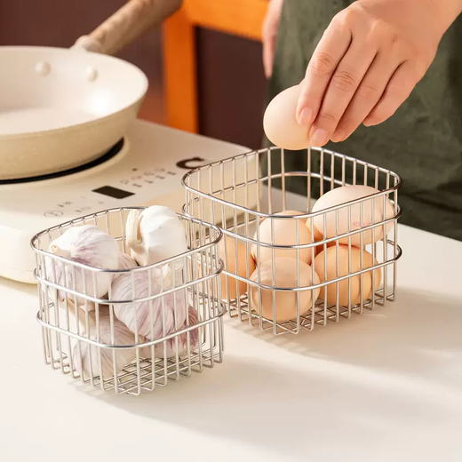 Yusenyi Ginger Garlic Wall-mounted Storage Basket Kitchen 304 Stainless Steel Seasoning Food Box Drain Shelf (13CM Diameter) Square Storage Basket Free Nail-free Hook x1