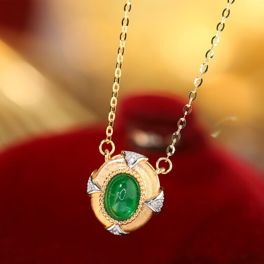 18K gold emerald necklace with brushed craftsmanship and natural diamonds for your girlfriend and elders