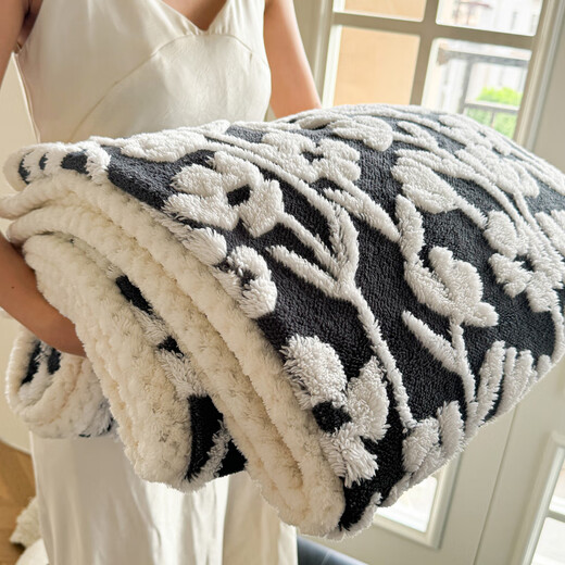 MUJI Milk Plush Blanket Nap Office Air Conditioning Thick Autumn and Winter Coral Flannel Quilt Four-piece Set Sweet Garden Dark Gray Soft, Warm and Comfortable, Breathable and Not Stuffy 150*200cm Single Blanket Can Be Used as a Quilt Cover