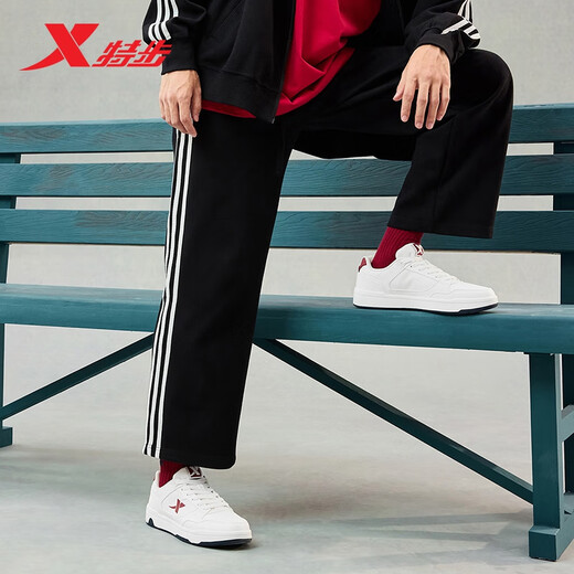 Xtep men's shoes, sneakers, board shoes, men's winter warm, non-slip, wear-resistant 2025 new white shoes, casual shoes for students