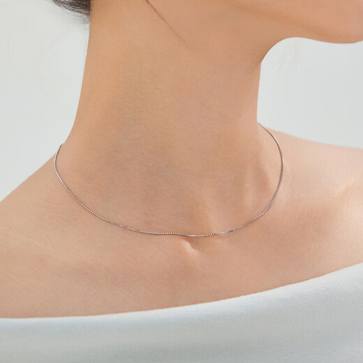Lukfook Jewelry Platinum Necklace Box Chain Platinum 950 Plain Chain Clavicle Chain Price Approximately 5.49 grams
