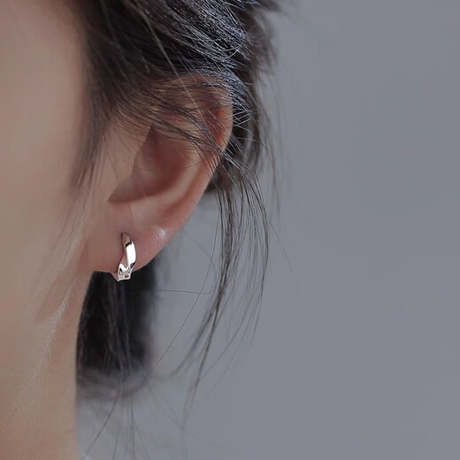 YKINCASL Old Phoenix 9999 sterling silver Moebius geometric plain hoop earrings earrings new niche plain silver ear buckles 999 sterling silver earrings Lao Fengxiang same style