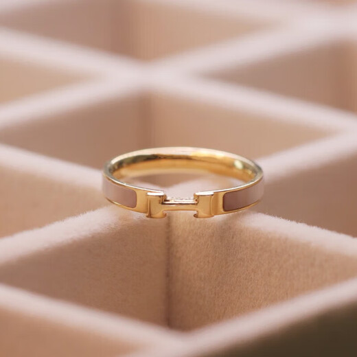 Ningfeng old phoenix-like internet celebrity letter H with a design-like I-shaped mother-of-pearl titanium-plated steel ring for women that won’t fall off, rose gold, No. 7