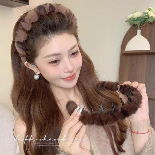 Temperament leopard print plush headband for women 2025 new hairpin high-end fashionable headband face wash plush headband dark coffee plush headband 1 piece