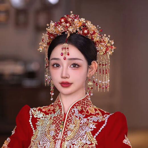 Sanqihu Xiuhe clothing phoenix crown headdress Xiuhe bride Chinese style 2025 new gold red simple atmosphere wedding dragon and phoenix gown with Begonia sense