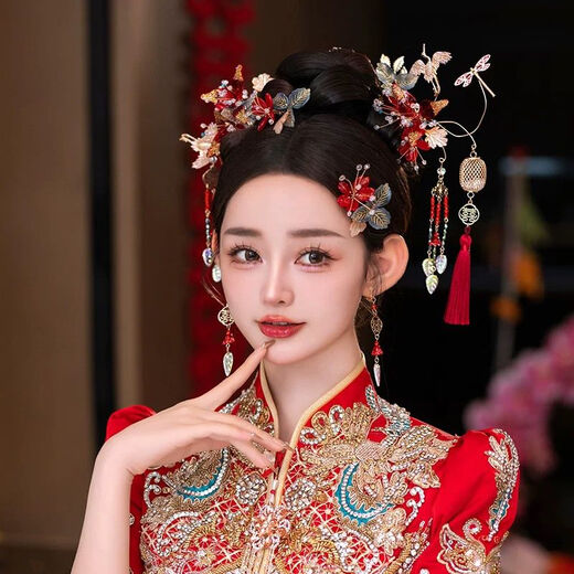Sanqihu Xiuhe clothing phoenix crown headdress Xiuhe bride Chinese style 2025 new gold red simple atmosphere wedding dragon and phoenix gown with Begonia sense