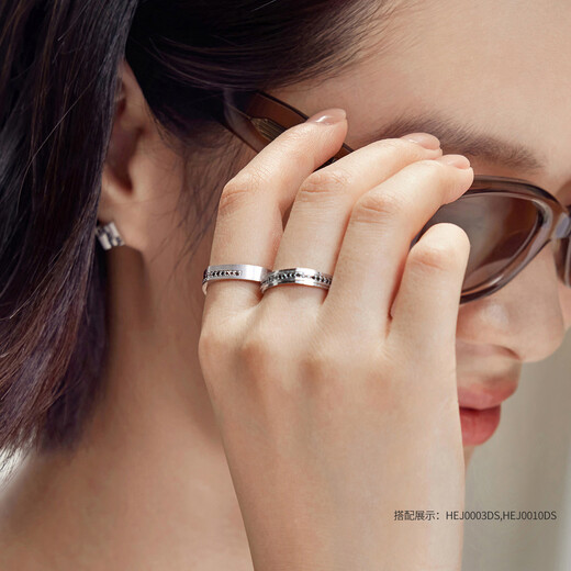 Lukfook Jewelry Black Diamond Series Platinum 950 Square Simple Row Diamond Platinum Ring for Men and Women Single HEJ0006DS No. 17 - Total Weight 6.65 Grams Men's Style