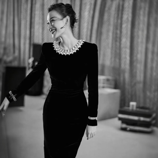 Belaya black evening dress for women's banquet with high-end temperament and Ni Ni's same style annual meeting host heavy velvet dress black 2XL