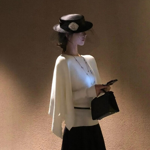 Midelle's Republic of China retro hat Hepburn style black flat hat mesh camellia French retro hat autumn and winter name mesh camellia French retro hat sense