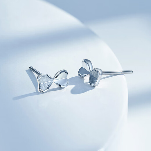 Chow Tai Sang pt950 platinum earrings for women, a pair of bow platinum earrings, earrings, earrings, gift for girlfriend, gift, pair