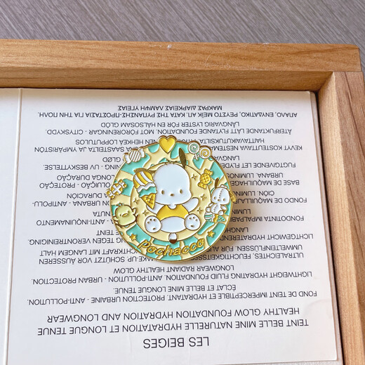 Cartoon Sanrio brooch, cute Kuromi, Cinnamon dog, Pacha dog, metal badge for men and women, clothing, bags and accessories, four-piece set, Culomi + Hello Kitty + Cinnamon dog + Pacha dog