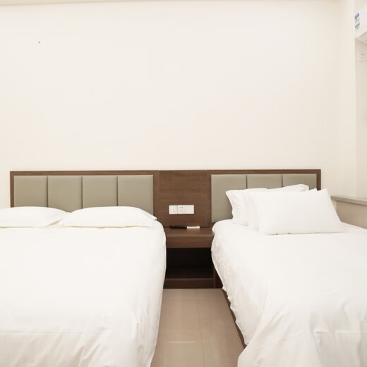 Xinxiang B&B, two bedrooms and one living room, warm living room