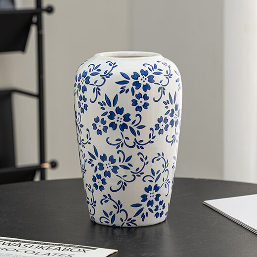 Love has been filled with sugar New Year's Day gifts blue and white ceramic art vase Chinese style living room ornaments decorative artificial flowers fake flower vase