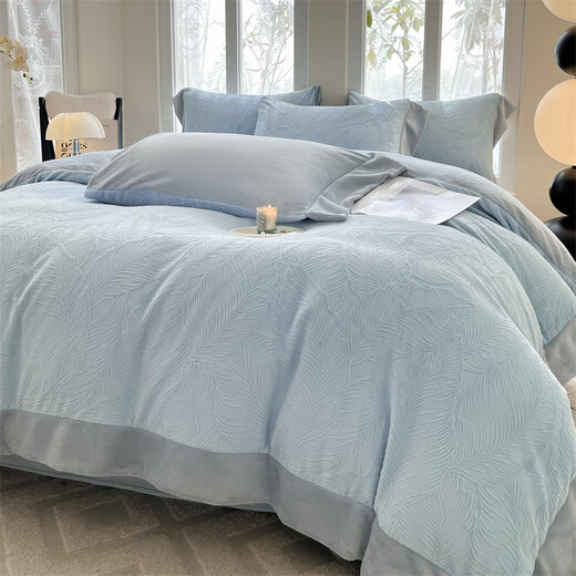 La Chapelle milk velvet four-piece set 2025 new winter thickened coral velvet quilt cover bed sheet three-piece set baby blue + star gray bed sheet style 1.5m four-piece set