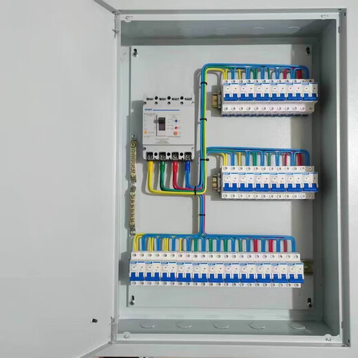 Ensemble complet personnalisé basse tension de boîte de distribution armoire d'alimentation boîte de compteur d'éclairage domestique boîte de commande électrique 380v installation de surface intérieure finie configuration triphasée 15