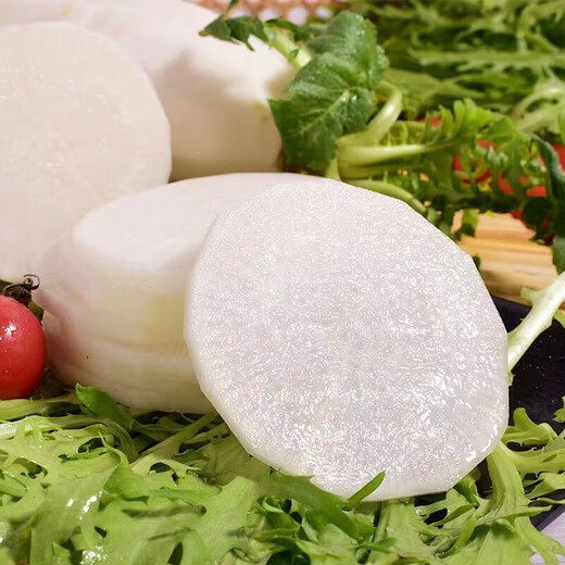 White radish, fresh in season, freshly dug, crispy, sweet and juicy, farm-grown and eaten raw, crispy, sweet and refreshing. White radish 5Jin Jin is equal to 0.5kg.