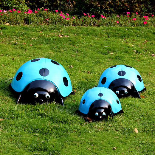 Simulation seven-star ladybug steel courtyard lawn park square luminous beetle floor landscape green sculpture simulation animal yellow beetle trumpet