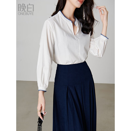 Late White New Product 2025 Autumn Style Top V-neck Fashion Versatile Light Workplace Cotton Shirt Women White M