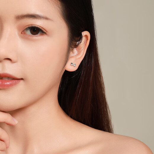 Chow Tai Sang pt950 platinum earrings for women, a pair of bow platinum earrings, earrings, earrings, gift for girlfriend, gift, pair