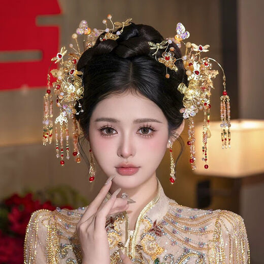 Sanqihu Xiuhe clothing phoenix crown headdress Xiuhe bride Chinese style 2025 new gold red simple atmosphere wedding dragon and phoenix gown with Begonia sense