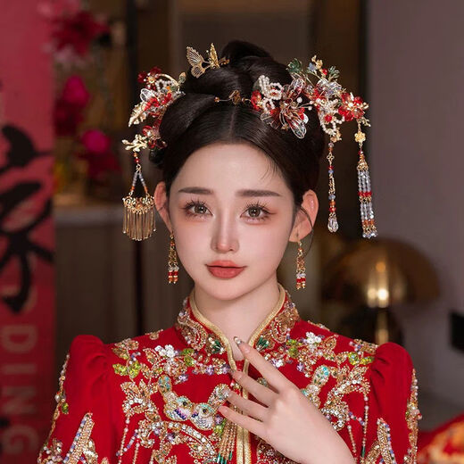 Sanqihu Xiuhe clothing phoenix crown headdress Xiuhe bride Chinese style 2025 new gold red simple atmosphere wedding dragon and phoenix gown with Begonia sense