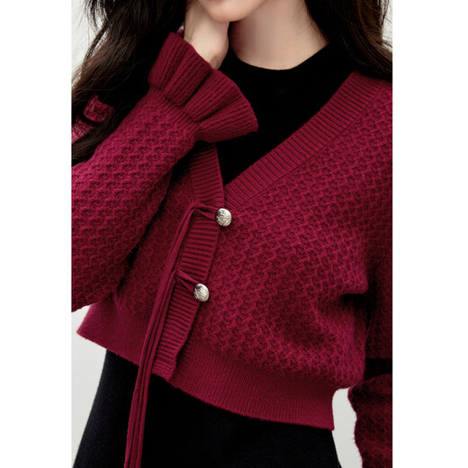 Qiushui Yiren's temperament plate-button knitted cardigan 2026 New Year's shirt elegant national style V-neck dress two-piece set burgundy S