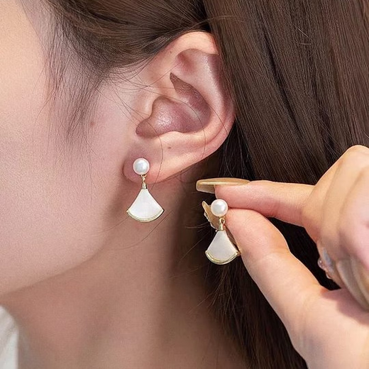 Sterling silver freshwater pearl earrings for women 18K gold-filled temperament sea shell dance skirt pearl earrings Valentine's Day gift white