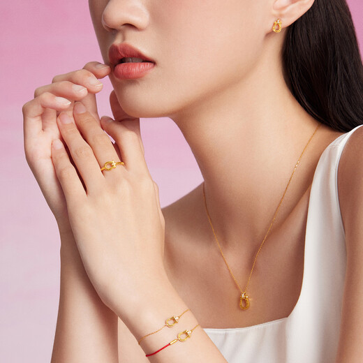 Chow Tai Fook SOINLOVE Minimalist Series Wind Horseshoe 18K Gold Pink Tone Diamond Bracelet for Women VU2132