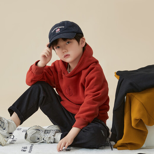 Duojia small embroidery on the chest, boys' hooded sweatshirt, new year clothes, autumn and winter style, medium and large children's sports velvet top