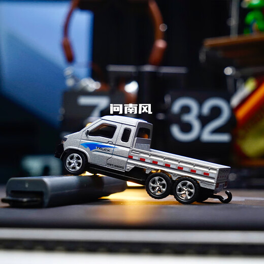 Junyu remote control car 3-6 years old mini mini alloy remote control car bluetooth remote control car desktop port children's electric car remote control alloy small truck silver