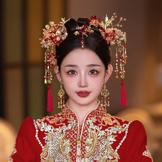 Sanqihu Xiuhe clothing phoenix crown headdress Xiuhe bride Chinese style 2025 new gold red simple atmosphere wedding dragon and phoenix gown with Begonia sense