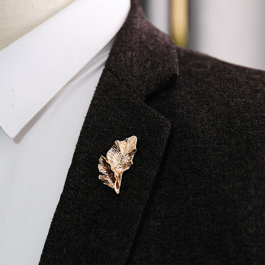 This gentleman's men's brooch, retro business suit brooch, men's personalized high-end gentleman's suit corsage gift for friends, retro leaf brooch, old silver