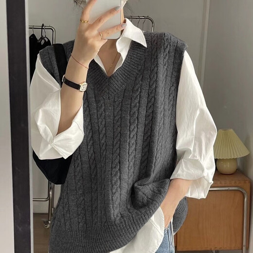 Ge Shihui Korean style twist V-neck pullover knitted vest for women 2025 autumn new women's sweater vest with inner loose twist knitted vest gray one size