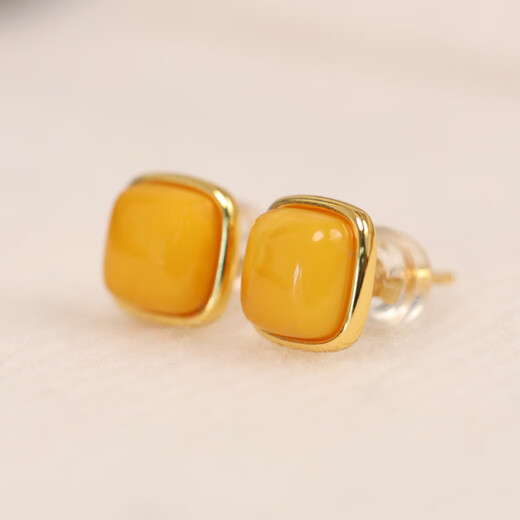 Fat Donglai's same style small sugar cube earrings metaphysical earrings natural beeswax earrings amber sterling silver citrine chicken fat yellow beeswax small sugar cubes (about 9mm)
