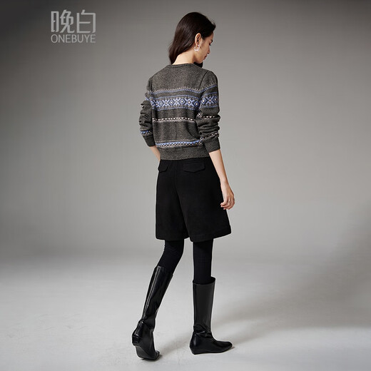 Late white 2025 winter style, popular this year with sheep wool Fair Isle sweater, short knitted cardigan for women, floral gray L