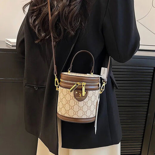 Bag ladies 2024 new style genuine leather bag bucket bag crossbody bag summer style cylindrical bag off-white + rabbit pendant