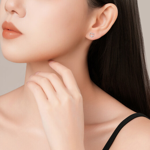 Chao Acer Kitten Xiaoyu Platinum Earrings Platinum PT950 Earrings Birthday Gift for Women Priced One Pair, Labor Cost 110 Yuan 0.65g