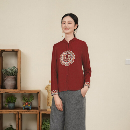 Cloth symbol red knitted symmetrical embroidered shirt 2025 autumn and winter new Chinese style stand collar long-sleeved women's clothing red knitted L
