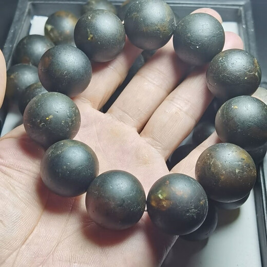 Oral ten-leaf natural medicine apothecary amber Buddha beads bracelet beeswax rosary beads genuine cultural toy for men and women apothecary amber cypress niche bracelets amber 19mm