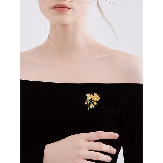 SAC high-end brand apricot leaf brooch, high-end women's light luxury corsage 2025 new coat suit pin accessories birthday gift for wife, mother and elders