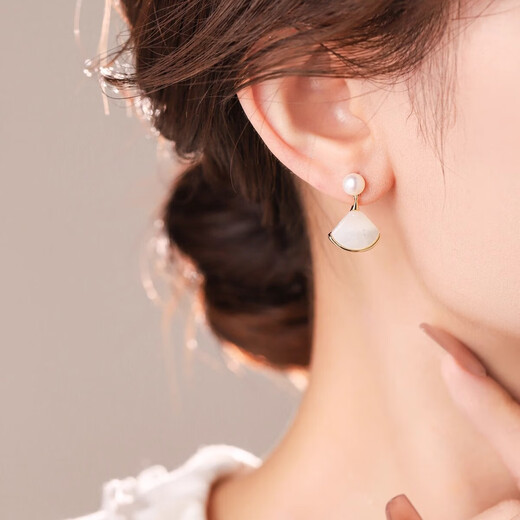 Sterling silver freshwater pearl earrings for women 18K gold-filled temperament sea shell dance skirt pearl earrings Valentine's Day gift white
