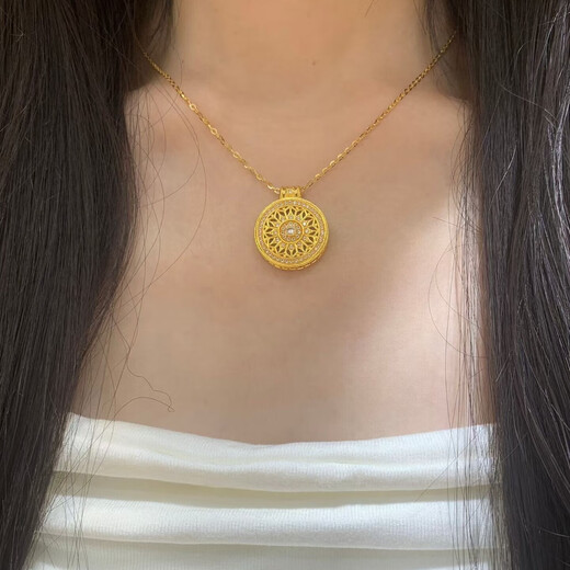18K diamond round filigree pendant, retro men's eight-treasure compass, safe birthday gift for elders, birthday gift for girlfriend, yellow red