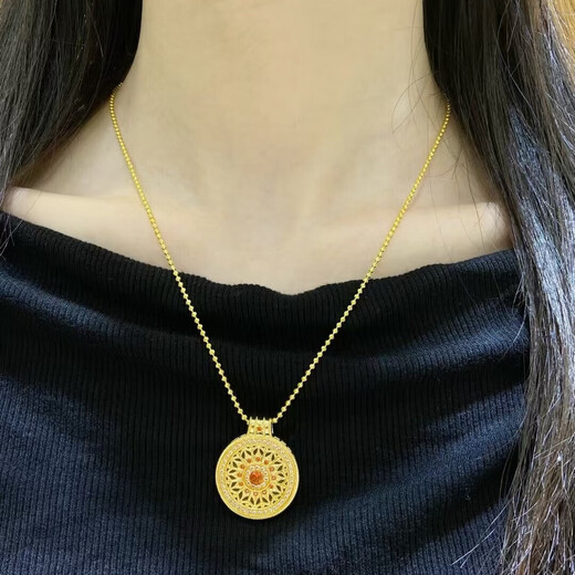18K diamond round filigree pendant, retro men's eight-treasure compass, safe birthday gift for elders, birthday gift for girlfriend, yellow red