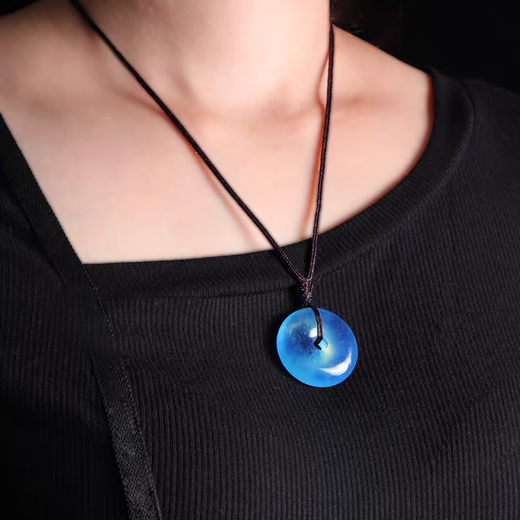 Collection grade natural blue crystal safety buckle pendant, ice aquamarine necklace for men, birthday gift for women, rope safety buckle, ice aquamarine, about 6-8g