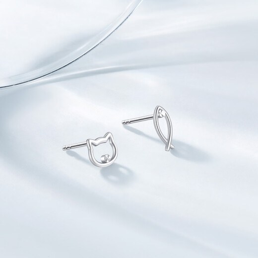 Chao Acer Kitten Xiaoyu Platinum Earrings Platinum PT950 Earrings Birthday Gift for Women Priced One Pair, Labor Cost 110 Yuan 0.65g