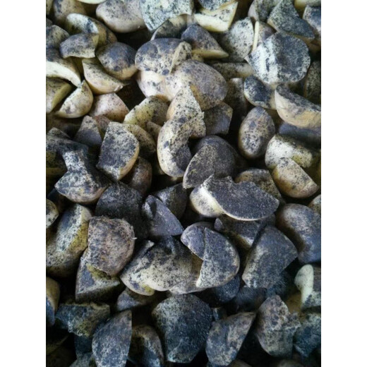 Authentic Qiuying Dutch fifteen-year-old potatoes with yellow hearts and yellow skins, first-generation potatoes and potato seeds, germinated and shipped whole, cut into pieces 2500g, well cut into pieces, medium fruit, well cut into pieces