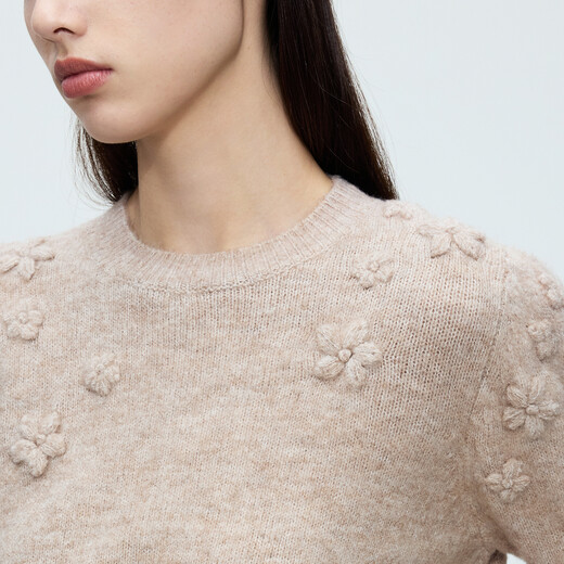 Langzi round neck French retro pullover sweater fashionable temperament commuter style sweater for women 2025 winter new style champagne beige S