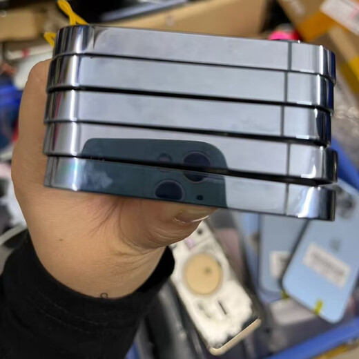 Suitable for Apple 13/12 back cover iphone13pro rear glass original disassembly MAX back shell middle frame assembly black National Bank back cover assembly (middle frame + rear glass) 90 new 1